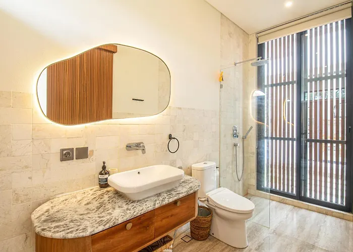 Chic 2Br Villas, Modern Comfort In Heart Of Canggu بيت للعطل *